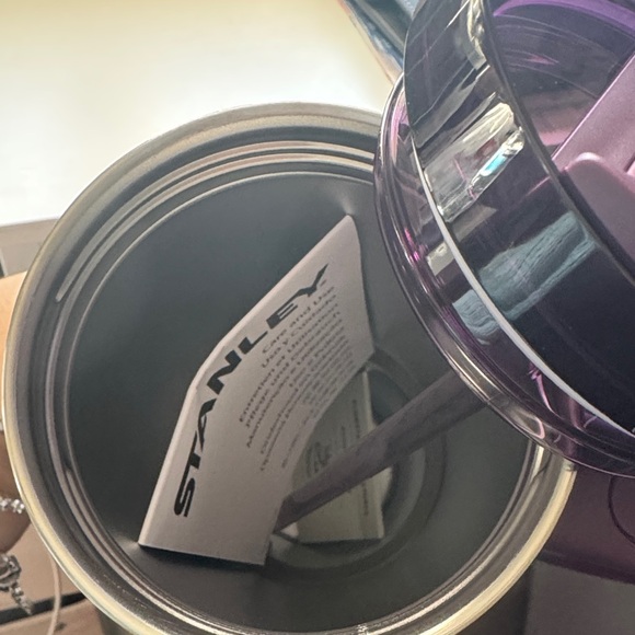 Stanley Lavender Quencher Tumbler with Handle - Picture 2 of 3